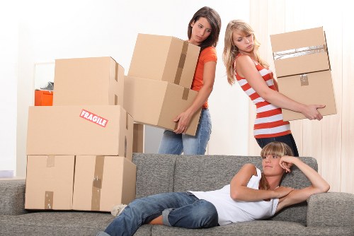 Eco-friendly packing and recycling practices used by Movers Wimbledon